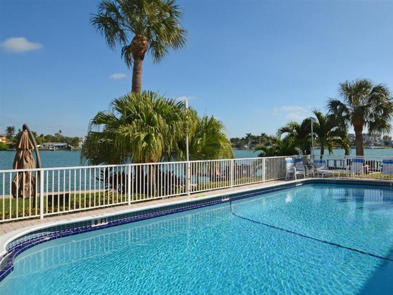 Westwinds Waterfront Resort St. Pete Beach Εξωτερικό φωτογραφία