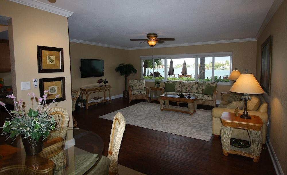 Westwinds Waterfront Resort St. Pete Beach Εξωτερικό φωτογραφία