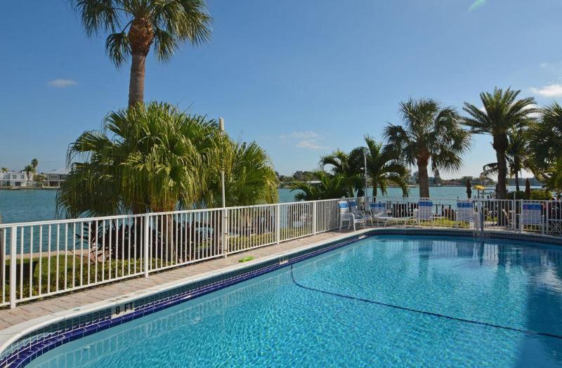 Westwinds Waterfront Resort St. Pete Beach Εξωτερικό φωτογραφία