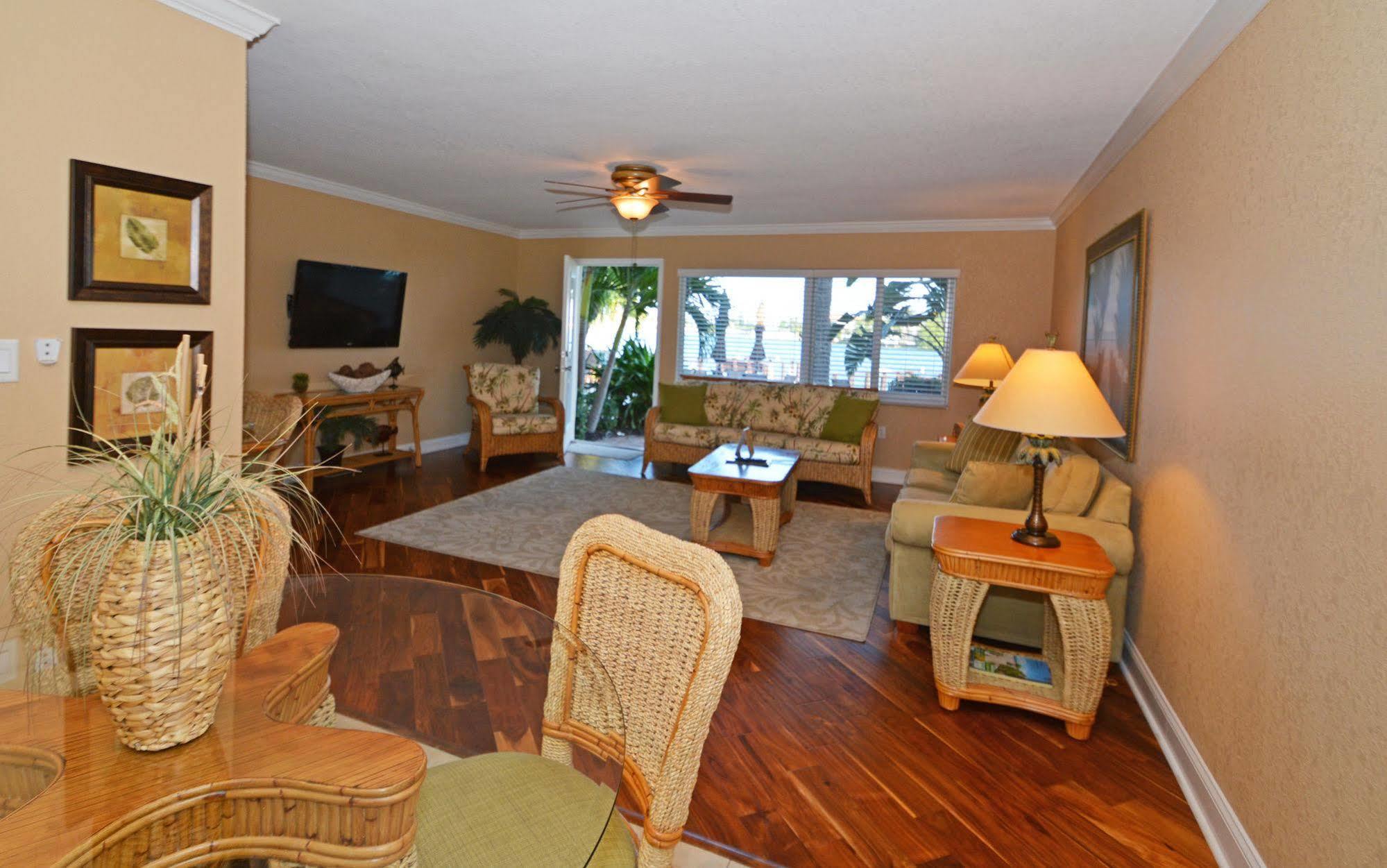 Westwinds Waterfront Resort St. Pete Beach Εξωτερικό φωτογραφία